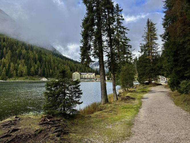 Hiking the Lake Misurina Trail northbound on the east side