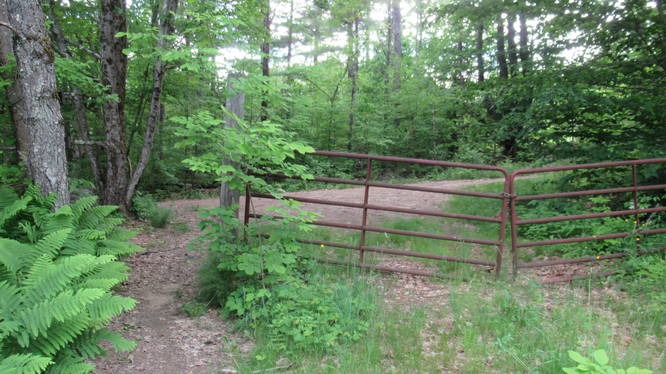 Beyond the gate the Green Trail intersects with the Main Trail to head back to the parking lot