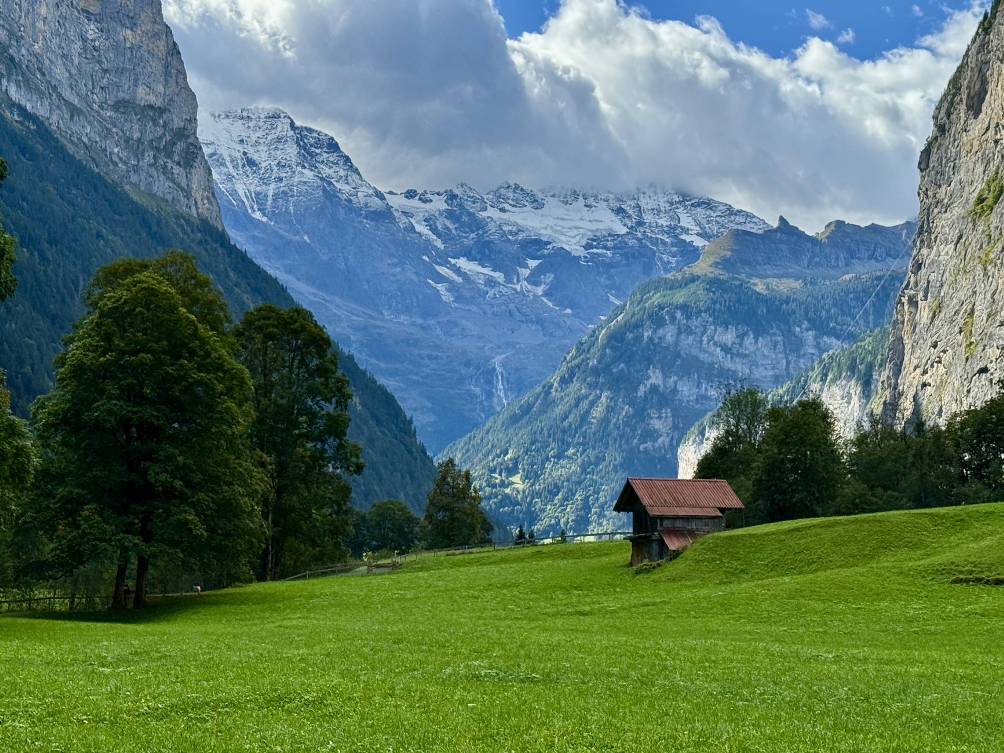 Swiss Alps: Your Adventure Guide to Hikes & More - Explore the best Swiss Alps hikes and adventures! From the Bernese Oberland and Lauterbrunnen to Zermatt, Davos, and Walensee. Find trails, views, and more.