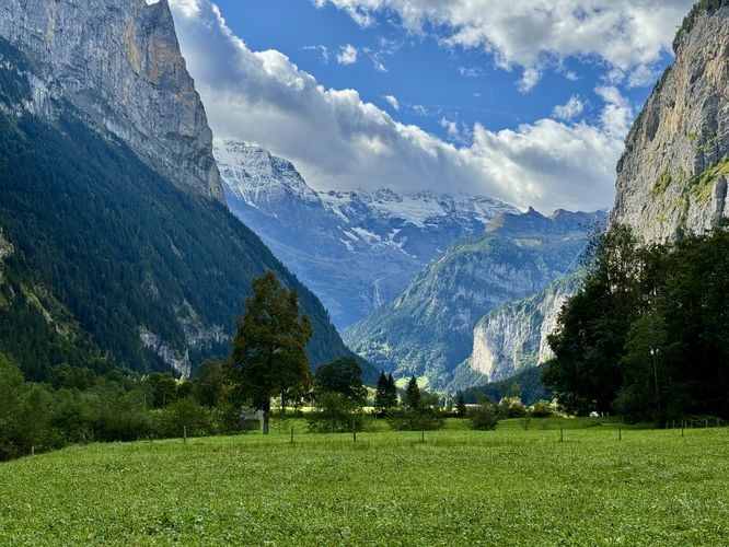 Picture 21 of Lauterbrunnen Valley Loop