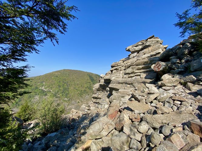 Towering rock outcropping in the Lehigh Gap