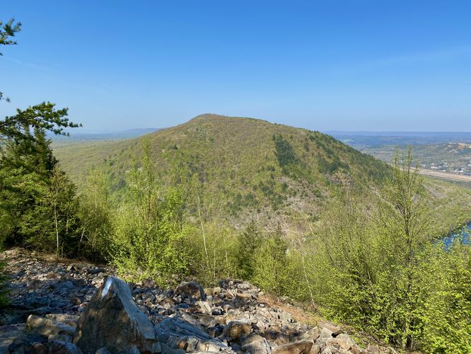 View of Kittatinny Ridge facing west in the Lehigh Gap