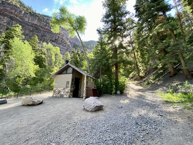 Lower Cascade Falls trailhead and restroom