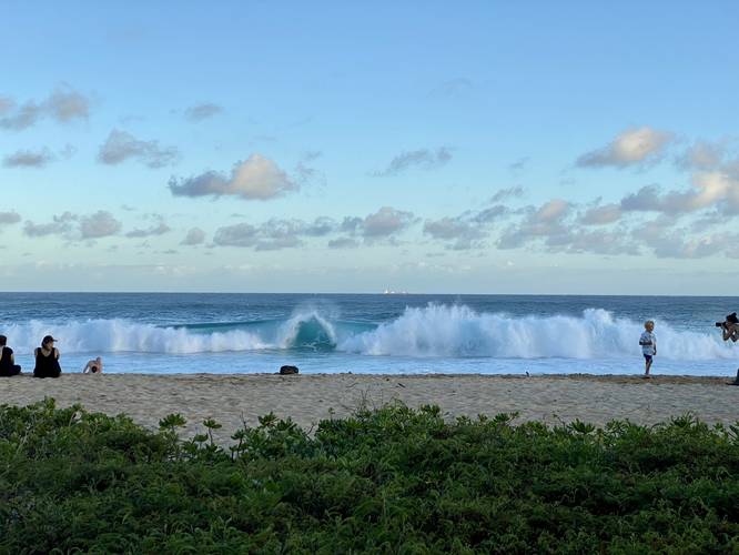 Waves crashing on Shipwreck Beach in Poipu, Koloa, Hawaii (Kauai)