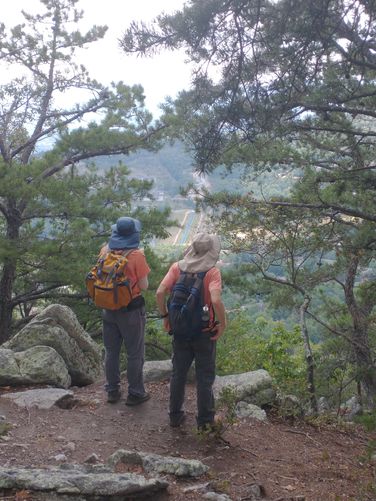 Another nice "Pocket View" from the trail.