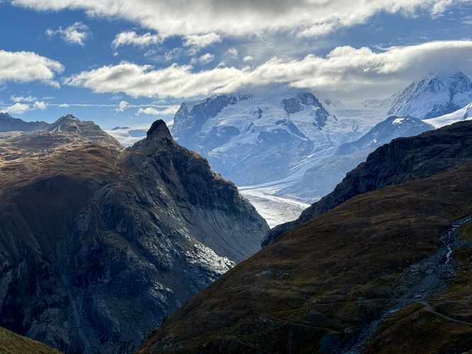 Alps views of Gornergrat, Monte Rosa massif, and Riffelhorn