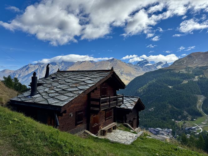 Quaint Swiss alpine hut (private)