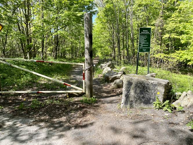 McIntyre's Bluff trailhead