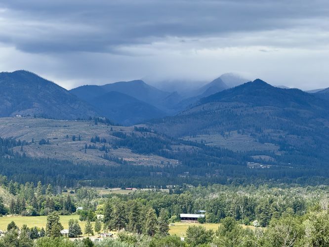 View of the mountains surrounding Washington Pass