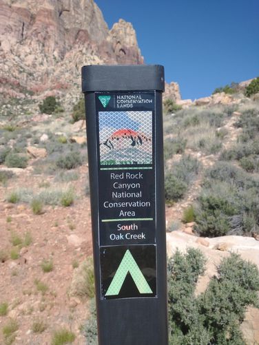 Trail marker at South Oak Creek Trail junction