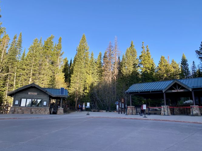 Trailhead at Bear Lake Road