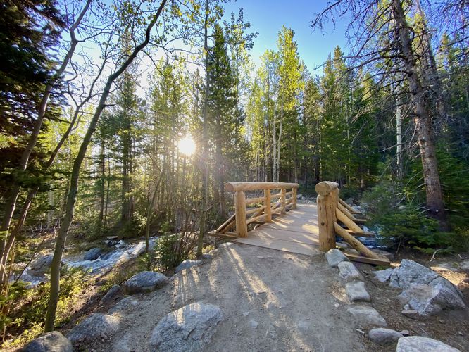Scenic footbridge along the Glacier Gorge Trail