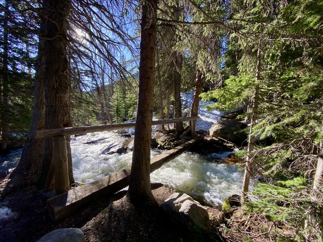 Footbridge crossing