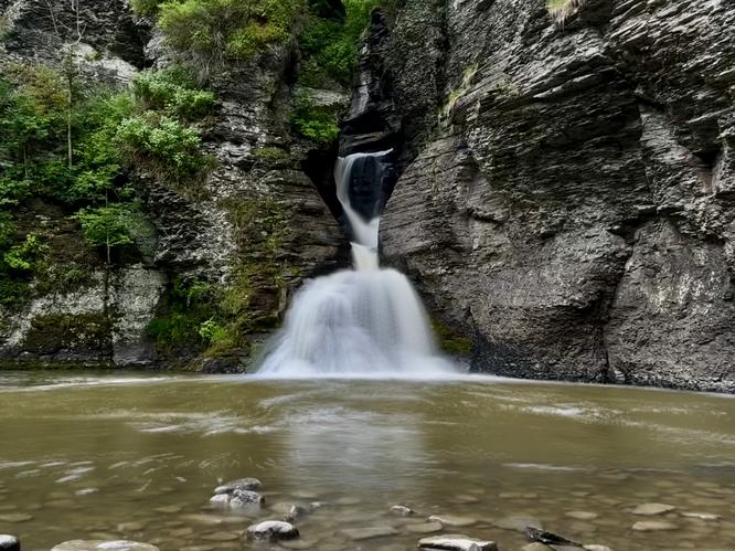 Long exposure of Mine Kill Falls