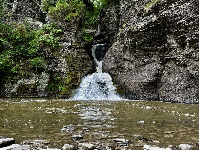 80-foot tall Mine Kill Falls