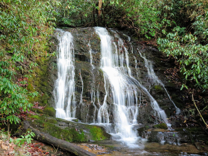 Default image for Mingo Falls Hike, a 0.8-mile trail in Cherokee, NC (US)