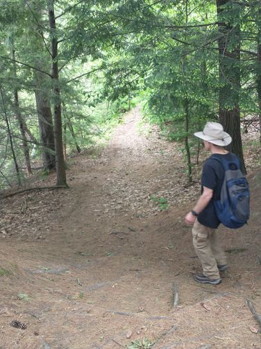 Heading down the trail and now along the Conneticut River