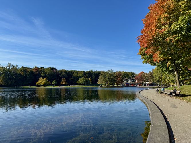 View of Beaver Lake (Lac aux Castors) with foliage