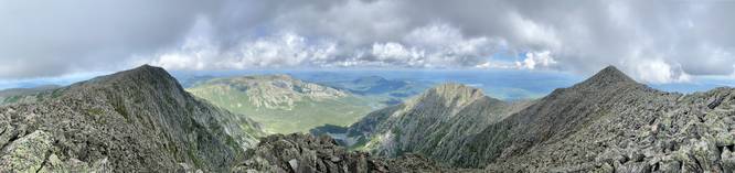 Panoramic view into the bowl from the Knife Edge Trail on Katahdin