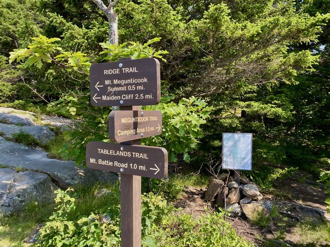 Trail junction leads down the Megunticook Trail in a loop