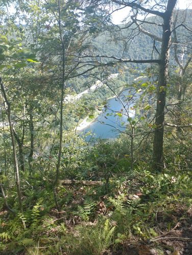 A pocket view of the Delaware Water Gap below