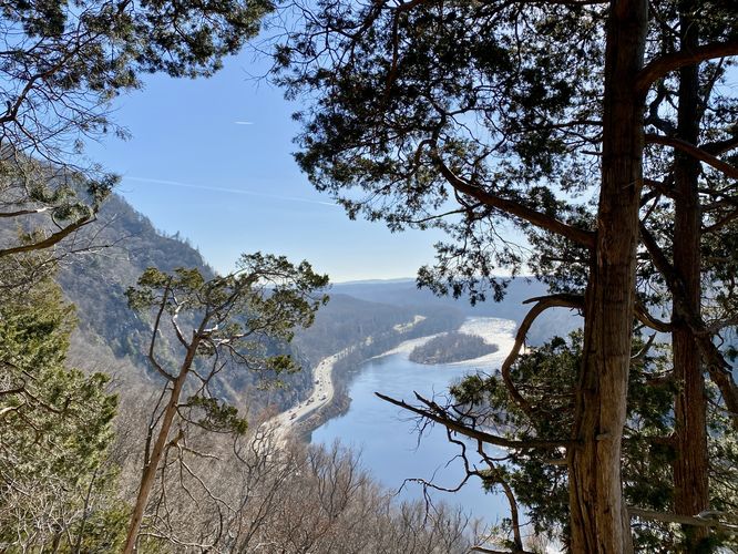 Delaware River and Mt Tammany cliffs View