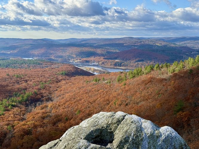 View from the Mine Ledge Overlook