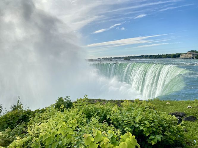 Top of Horseshoe Falls (Niagara, Canadian side)