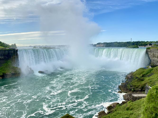  View of Horseshoe Falls (57-meters / 187-feet)