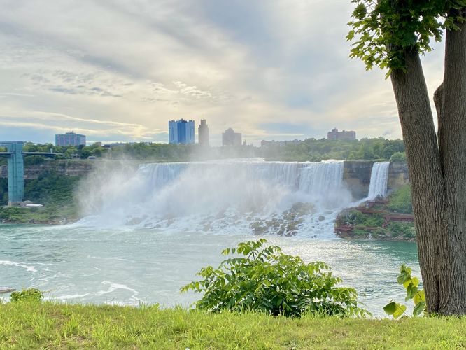 View of American Falls (21-30m / 69 - 98 feet) and Bridal Veil Falls (24m / 78-feet)