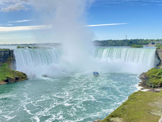  Boat sits at the base of Horseshoe Falls (Niagara Falls)