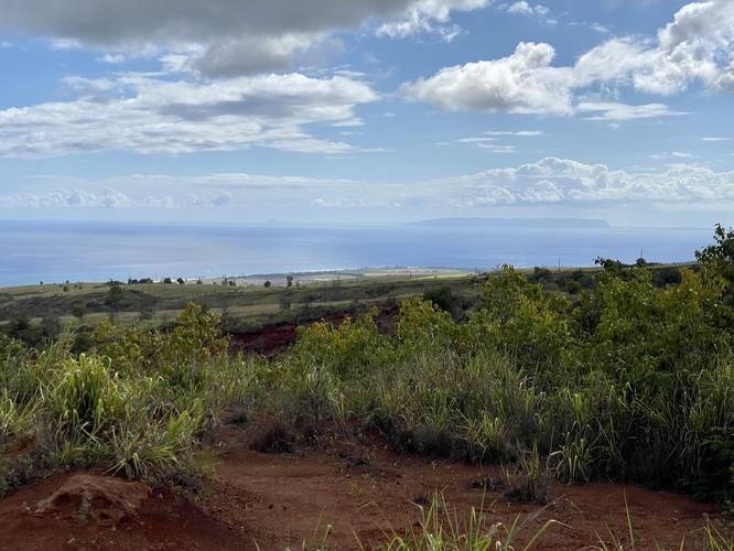 View of the island of Ni'ihau (left) and Lehua Crater (right) on the horizon