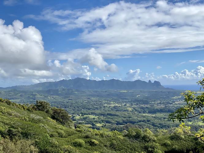 View of the Moloa'a mountain range facing north from the top of Nounou's rock scramble