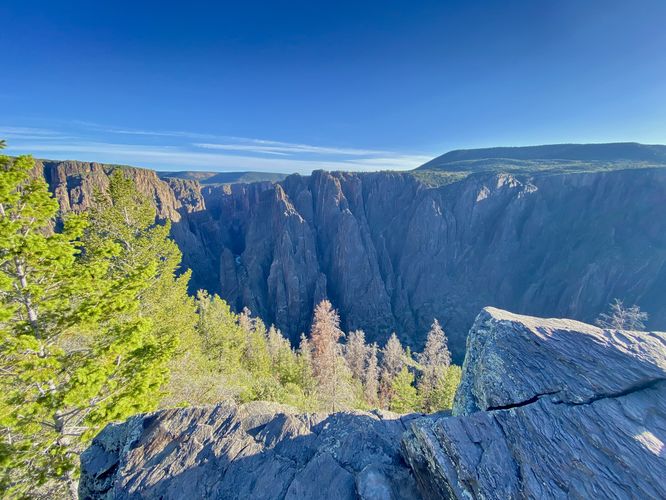 Boulder outcropping view into the Black Canyon (wide angle)