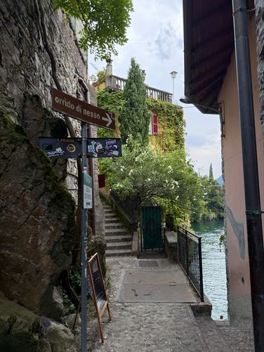Follow signs down to Ponte del Lago / Orrido di Nesso