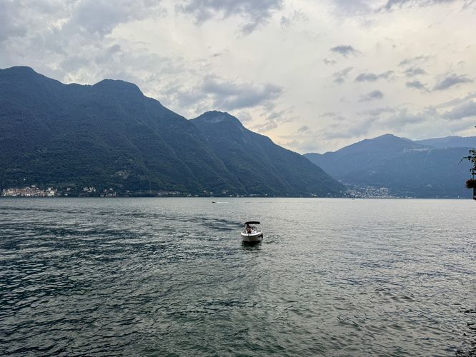 Visitors drive up to Ponte del Lago by boat