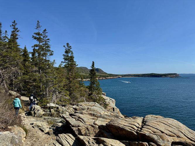 Hiking the Ocean Path north to reach the Otter Cliffs