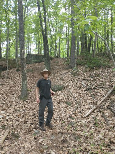 Steeper descent along the trail