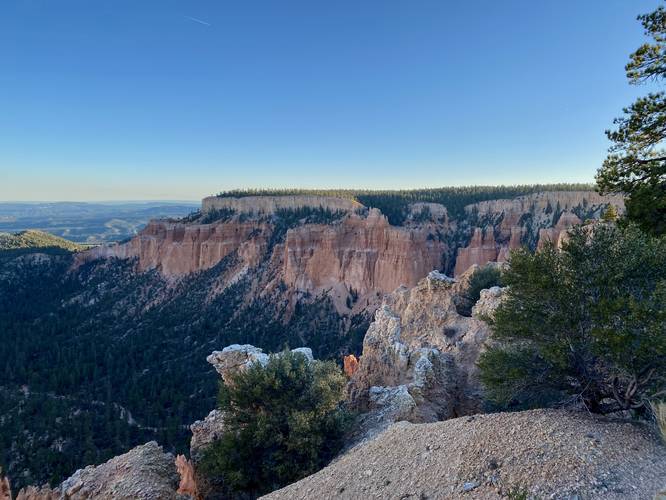 View into Bryce Canyon from Paria View