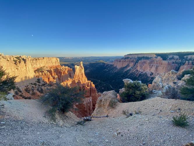 View into Bryce Canyon's Yellow Creek from Paria View