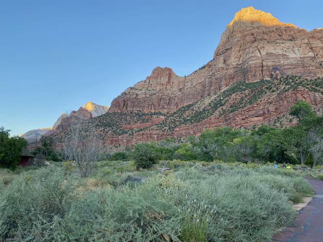 Views of Zion Valley along the Pa'rus Trail