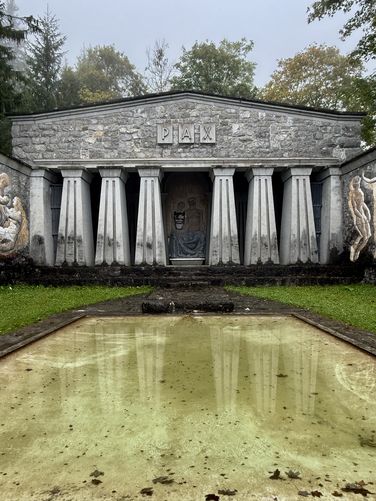 Picture 12 of Paxmal Trail