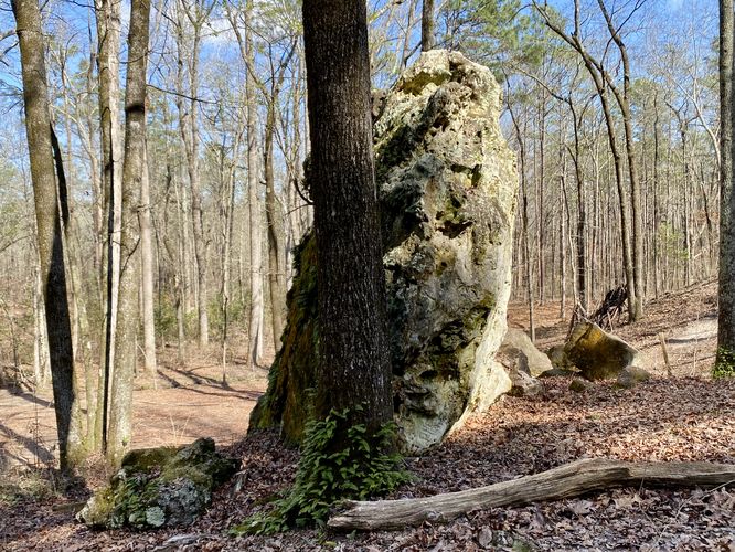 Side profile of Peachtree Rock with old balancing point on the right-hand side