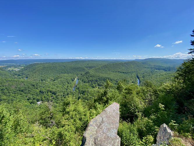Rocky outcropping at Penns View with Penns Creek below