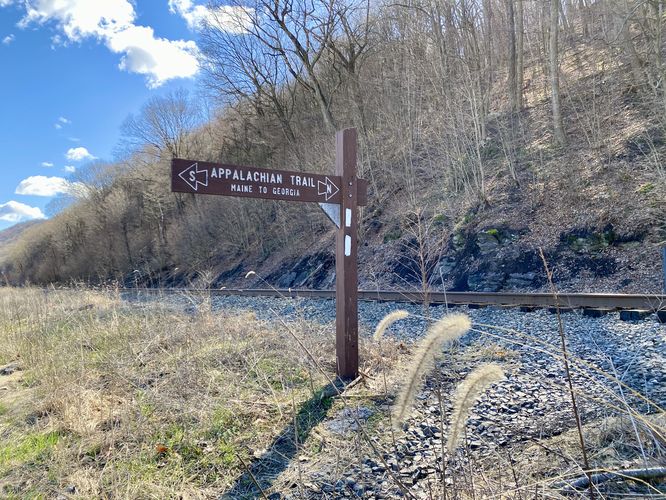 Peters Mountain Appalachian Trail trailhead