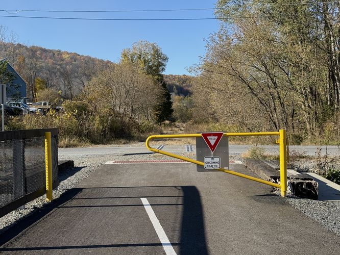 Trail ends at Hilboldt Road as of Oct 2024
