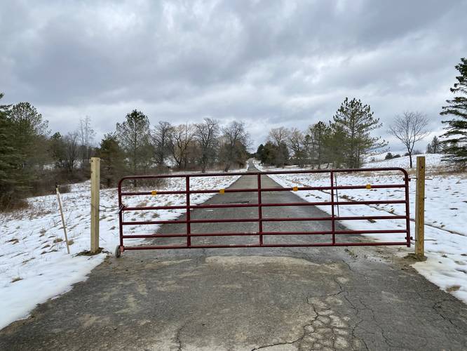 Pinnacle Golf Trailhead (Pinnacle Rd)