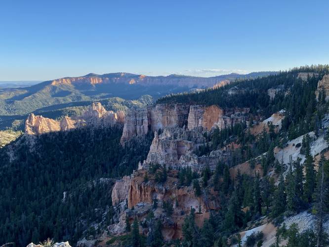 View facing south from Piracy Point at Bryce Canyon National Park