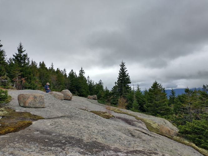 Rocky ledge near the Balanced Rocks 