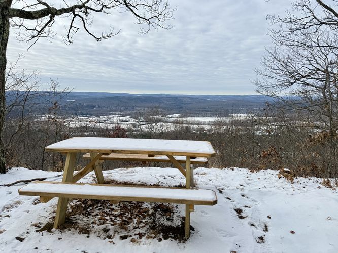 Picnic table at the first overlook along the Deerfield Ridge